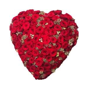 Arrangement hart vorm met rode rozen H007
